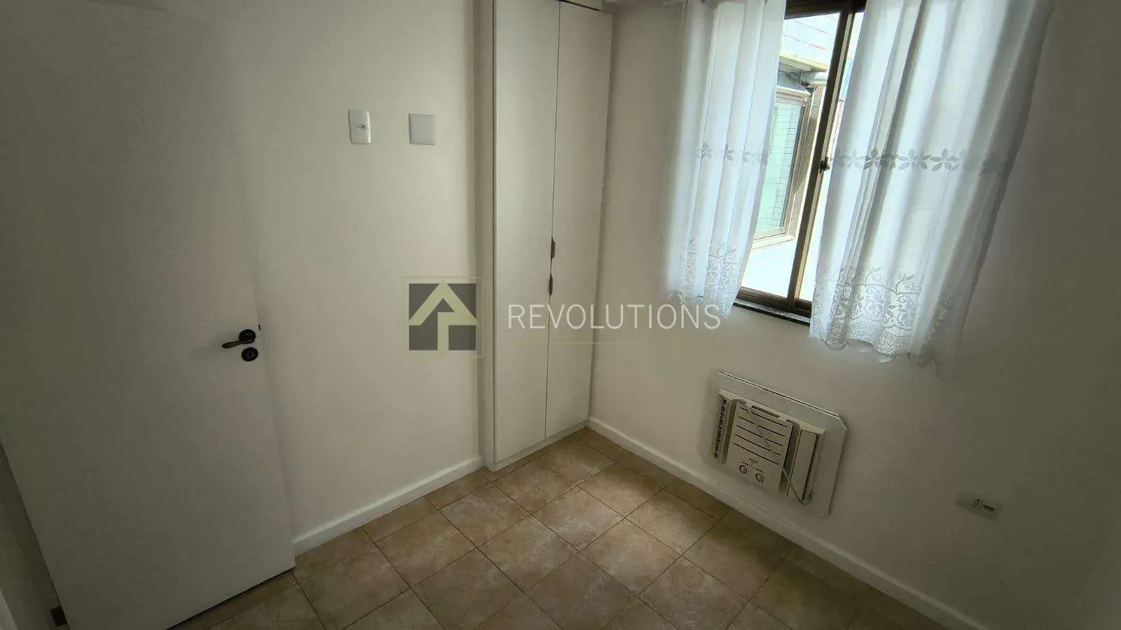 3-bedroom apartment, 1 with its own bathroom, 90 m² — photo 6