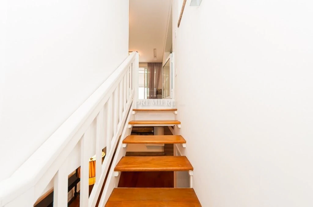 3-bedroom apartment, 1 with its own bathroom, 192 m² — photo 17