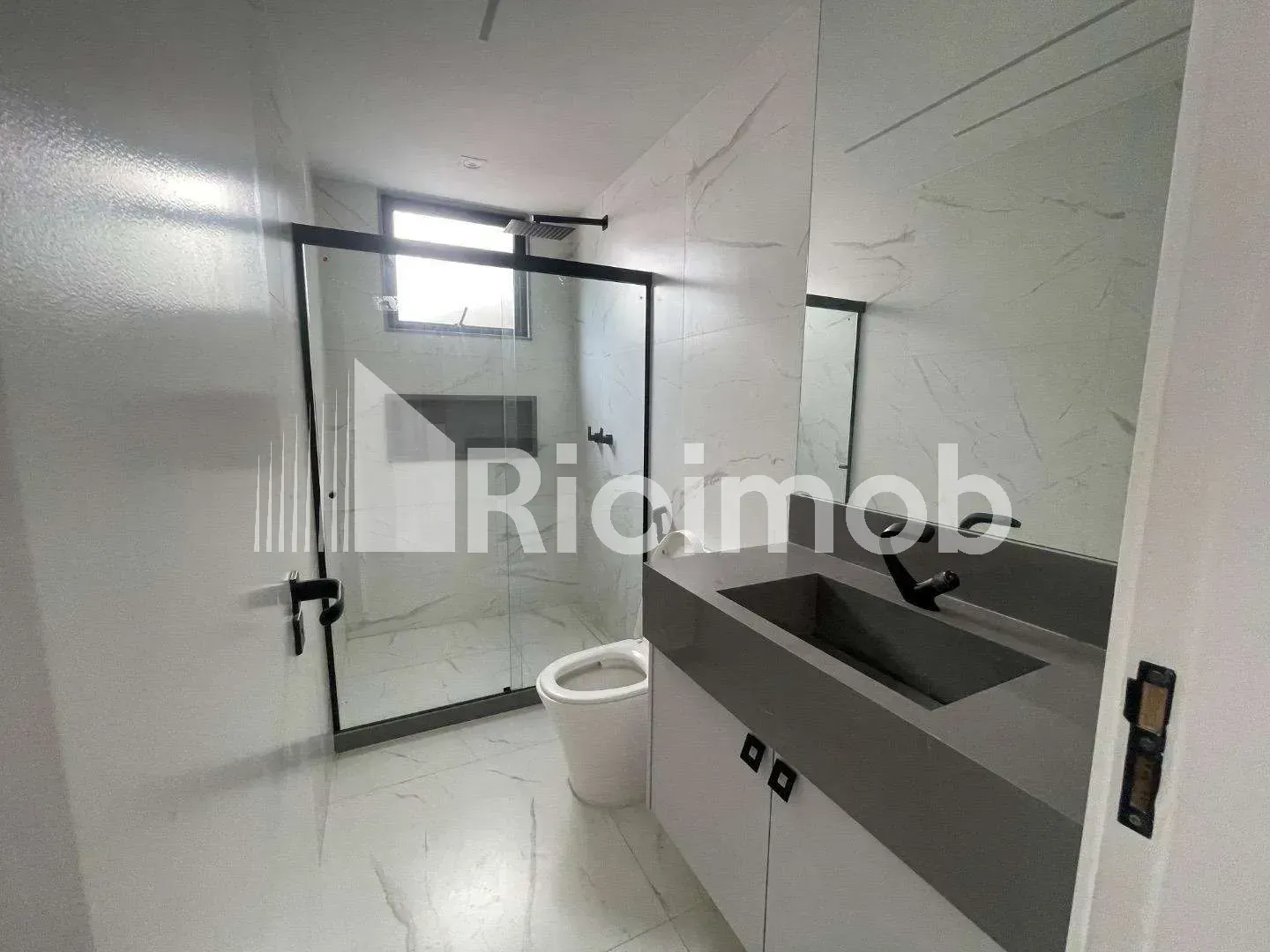 Будинок із кухнею відкритого планування та 5 спальнями 490 м² — photo 11