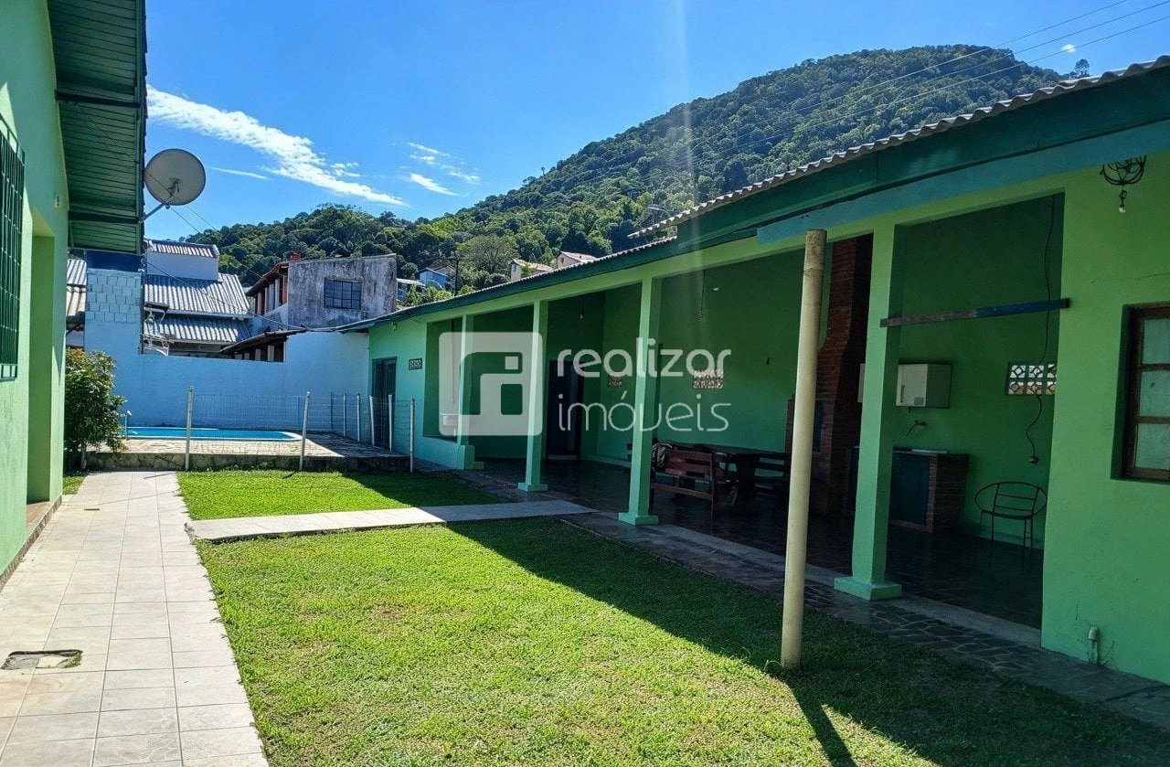 4-bedroom house with a private BBQ in Florianópolis — photo 18
