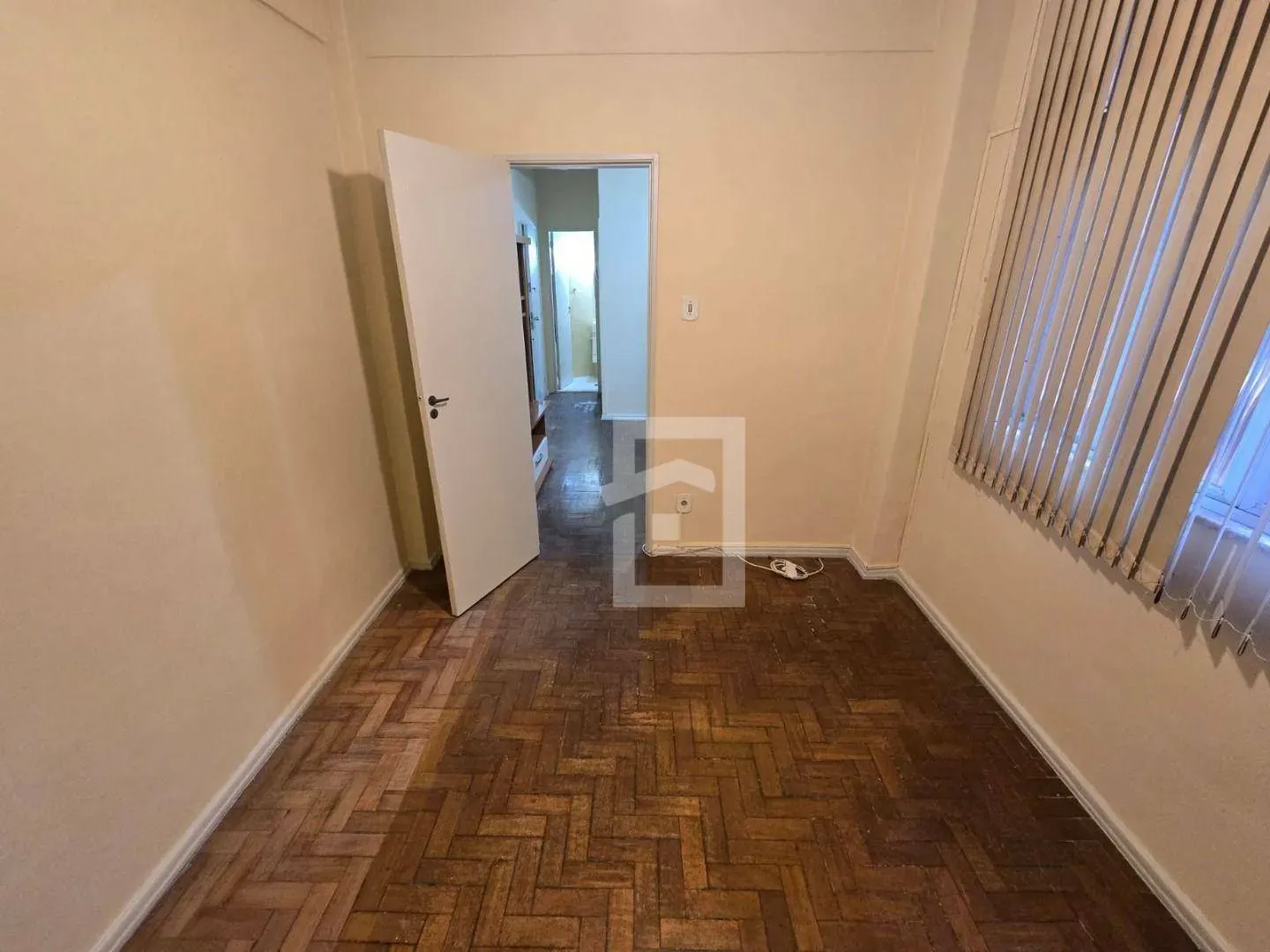1-bedroom apartment with 24-hour concierge and 32 m² — photo 11