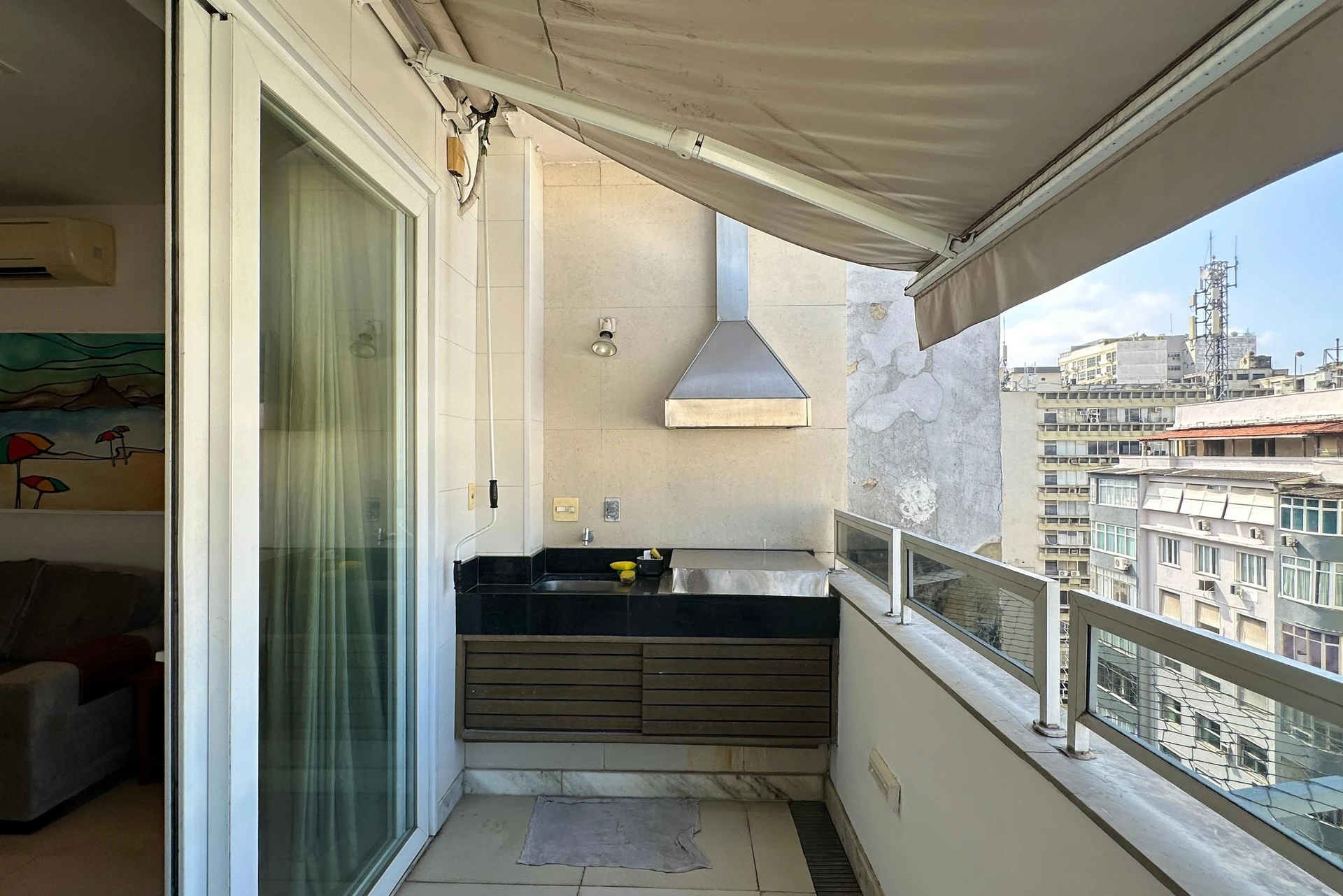 2-bedroom apartment with a grill on the balcony — photo 5