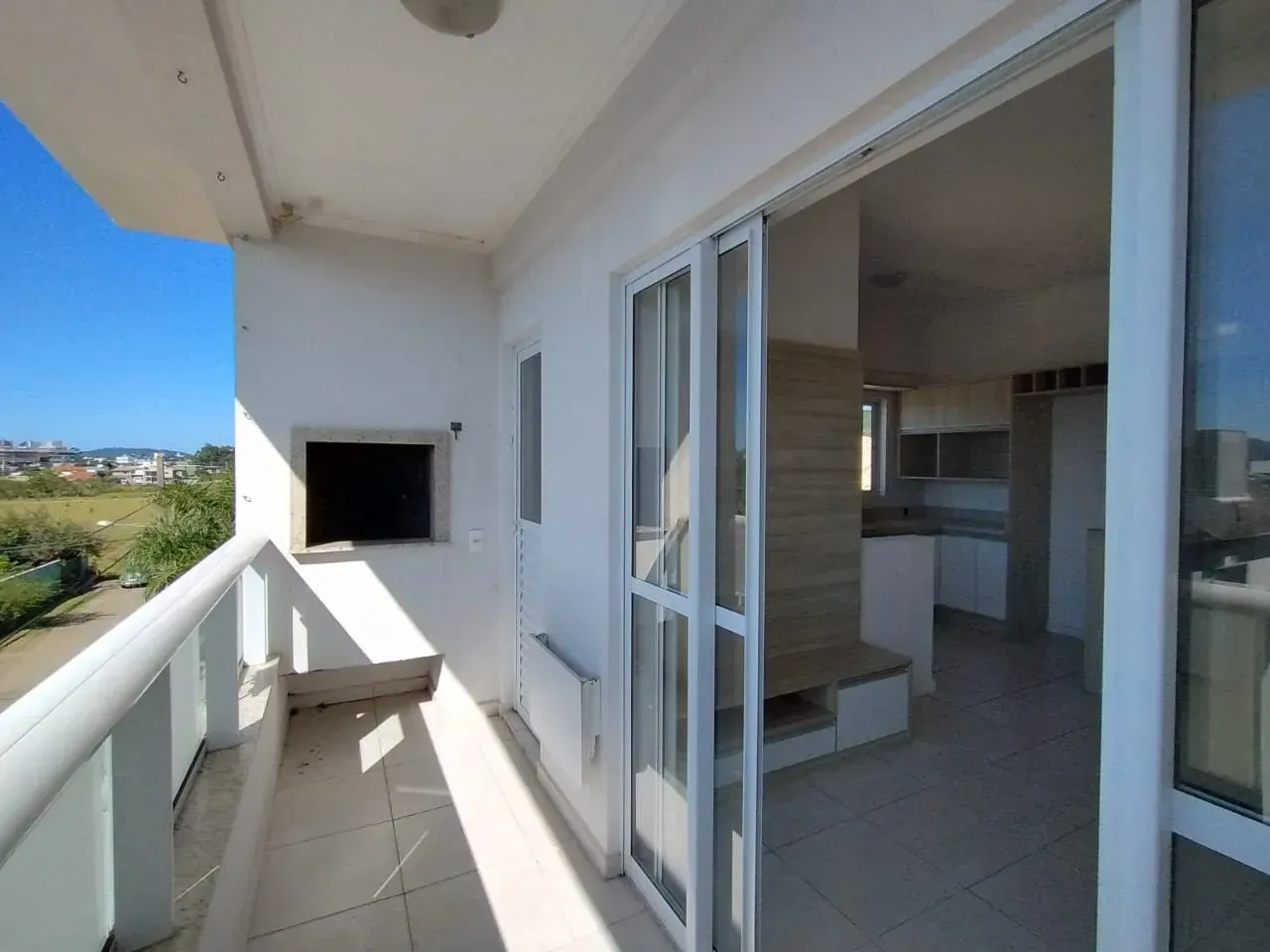 2-bedroom apartment with a washing machine in Florianópolis