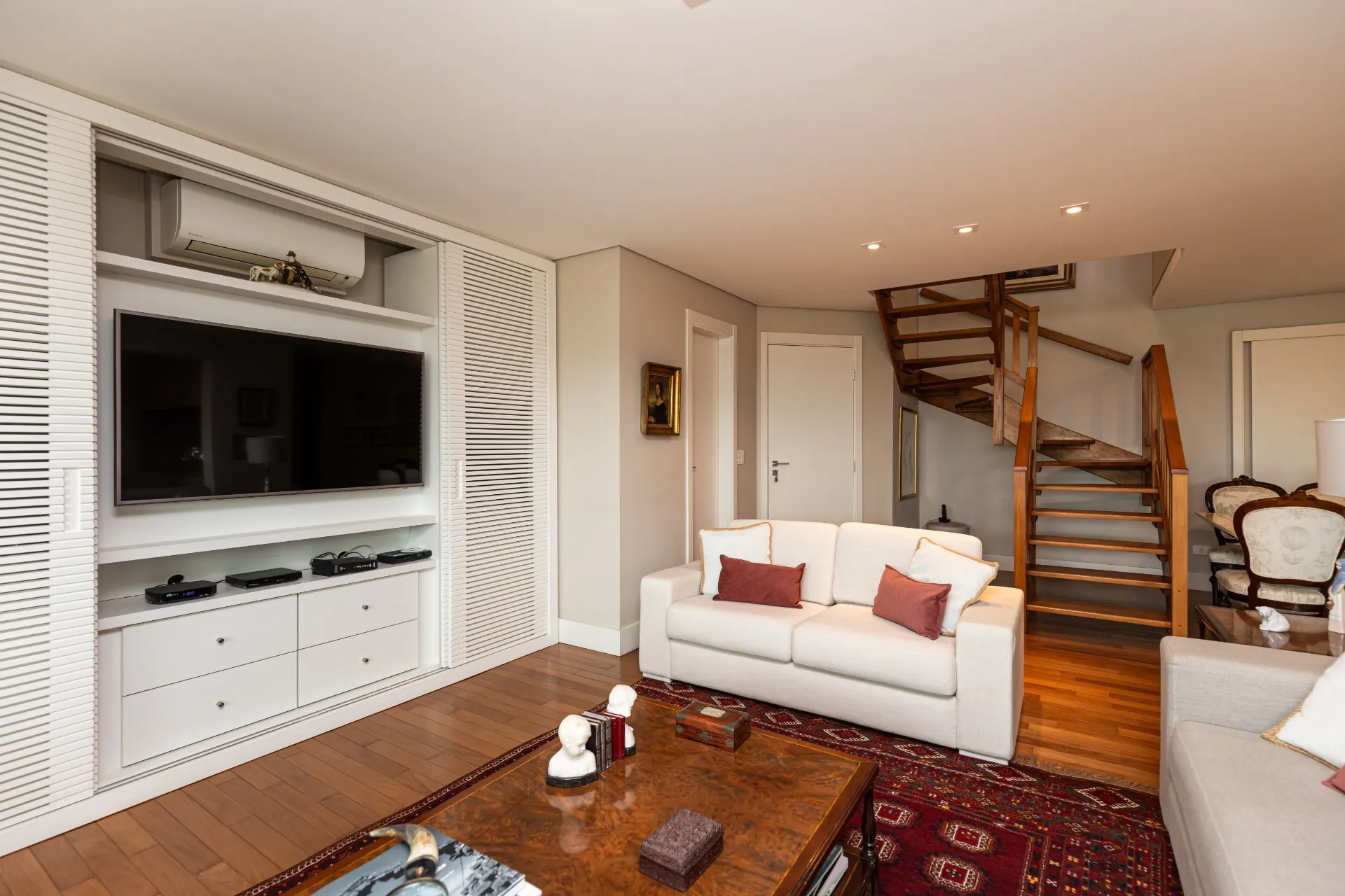 Apartment 432 m² with 3 bedrooms and an open-plan kitchen — photo 27