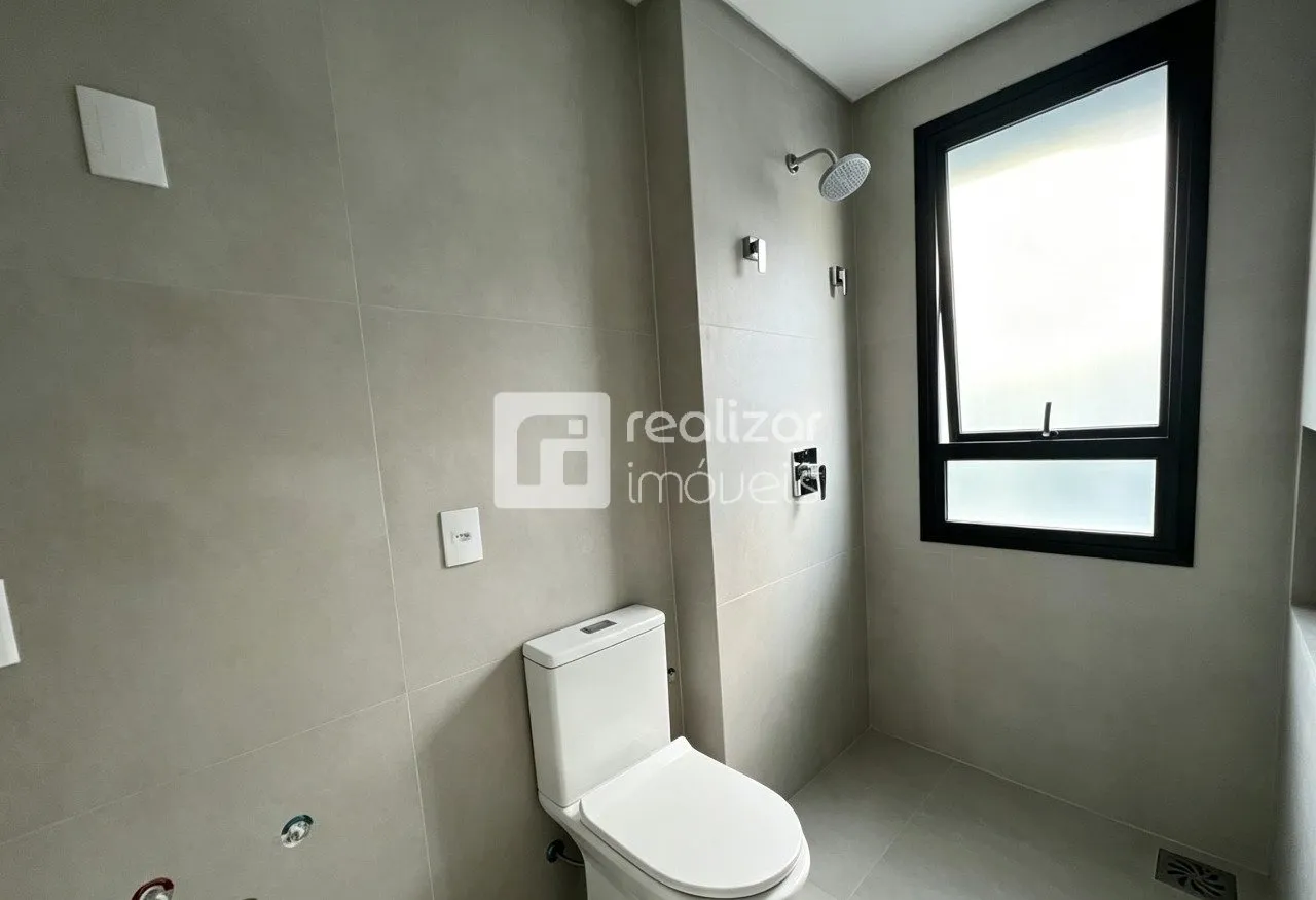 Glass-enclosed balcony in a 2-bedroom apartment, 70 m² — photo 9