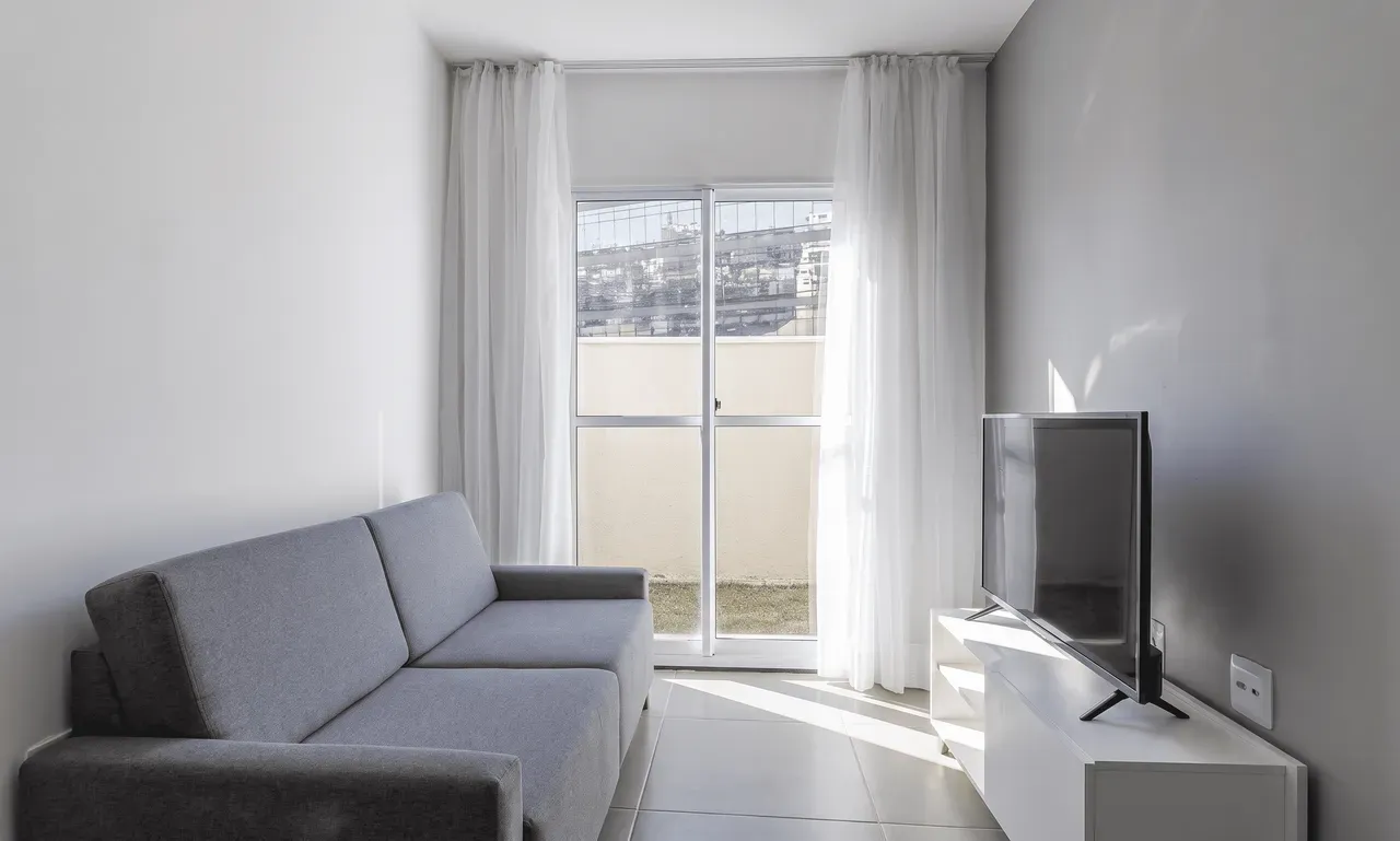 Furnished apartment, 75 m², with a glass-enclosed balcony — photo 5