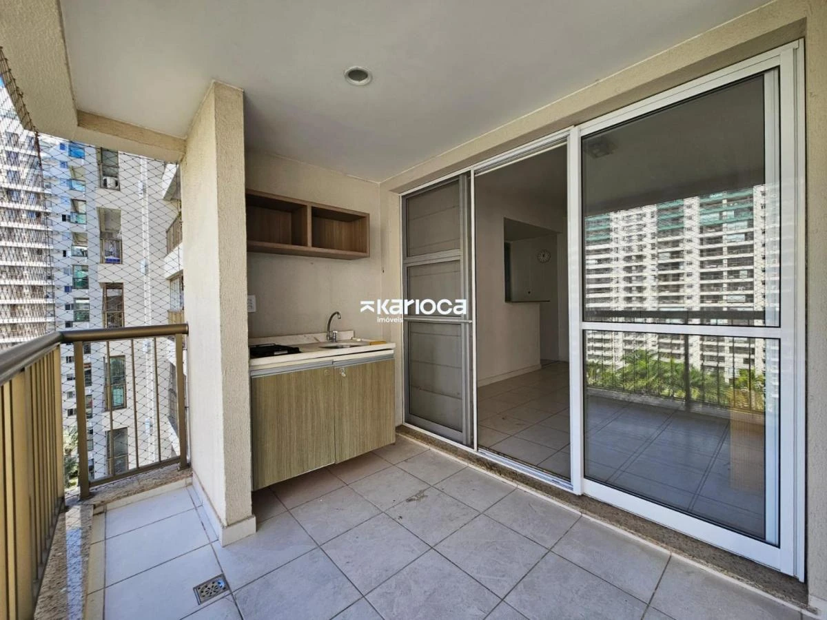 90 m² apartment with 3 bedrooms and built-in wardrobes — photo 9