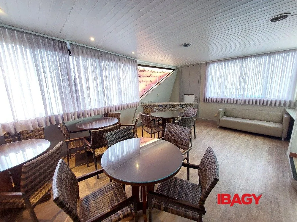 Apartamento de 4 dormitorios con 135 m² y 1 suite — photo 16