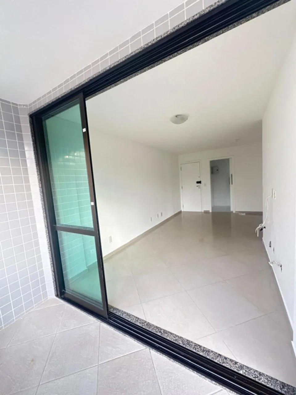 3-bedroom apartment with a separate kitchen and stove — photo 13