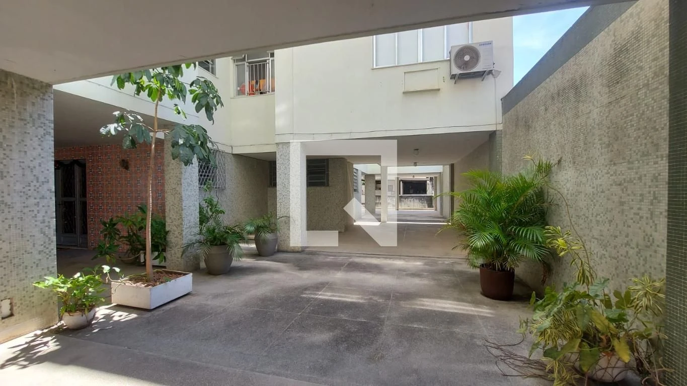 3-bedroom apartment with balcony and private outdoor space