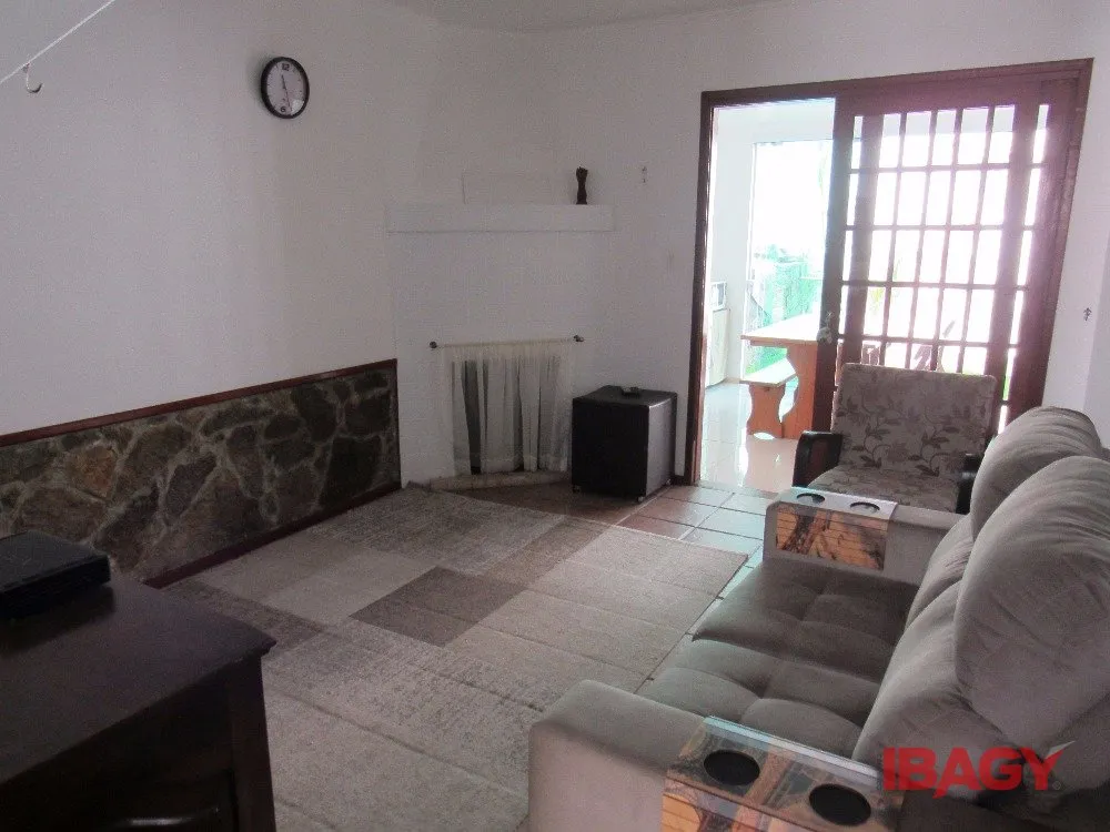 House with 4 bedrooms and 380 m², 2 parking spots — photo 19