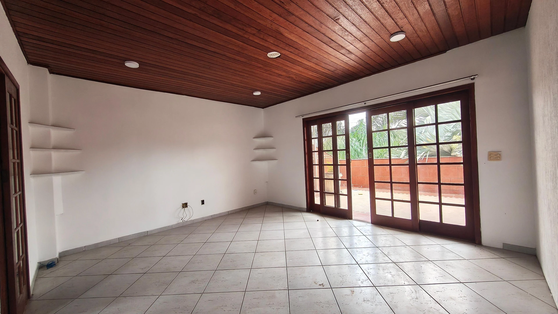3-bedroom house with a walk-in closet in Rio de Janeiro — photo 16