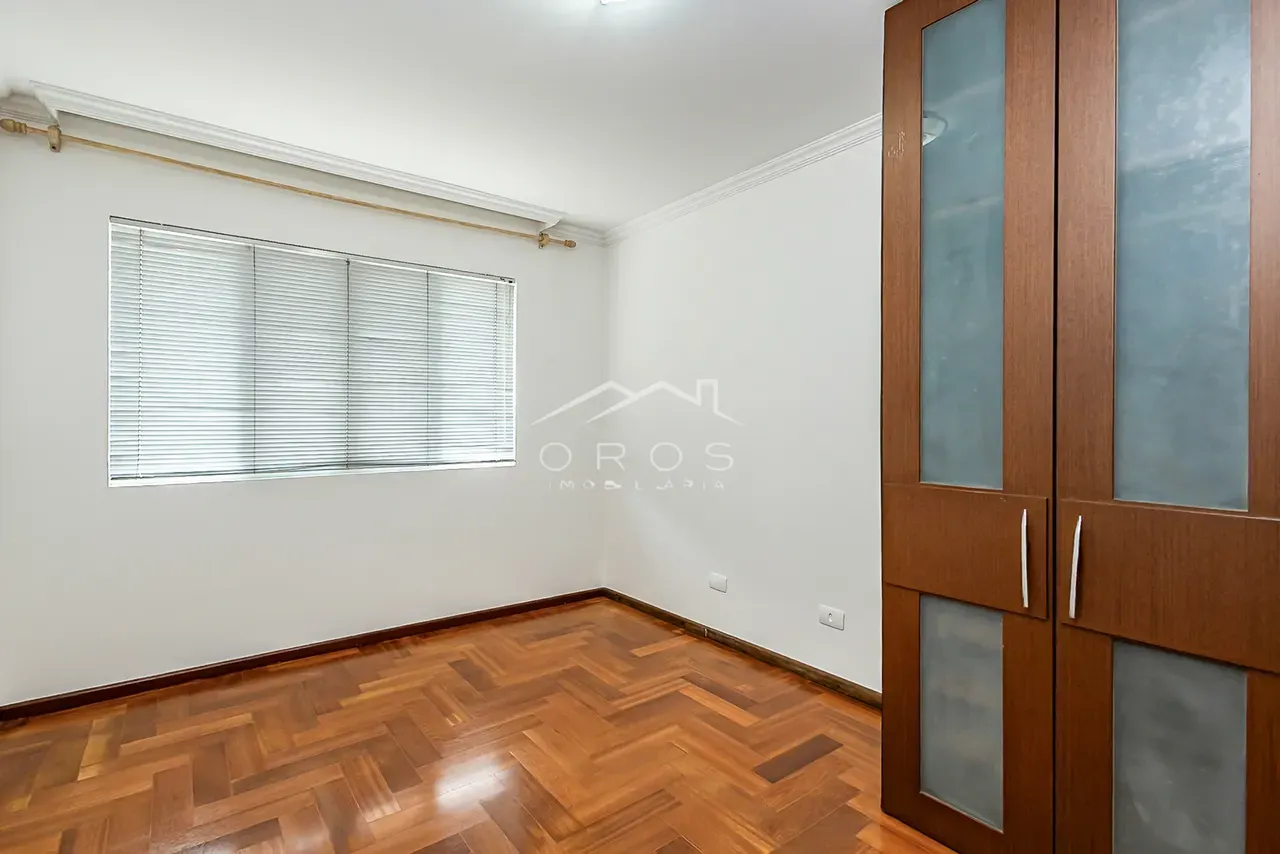 House, 200 m², with a washing machine — photo 24