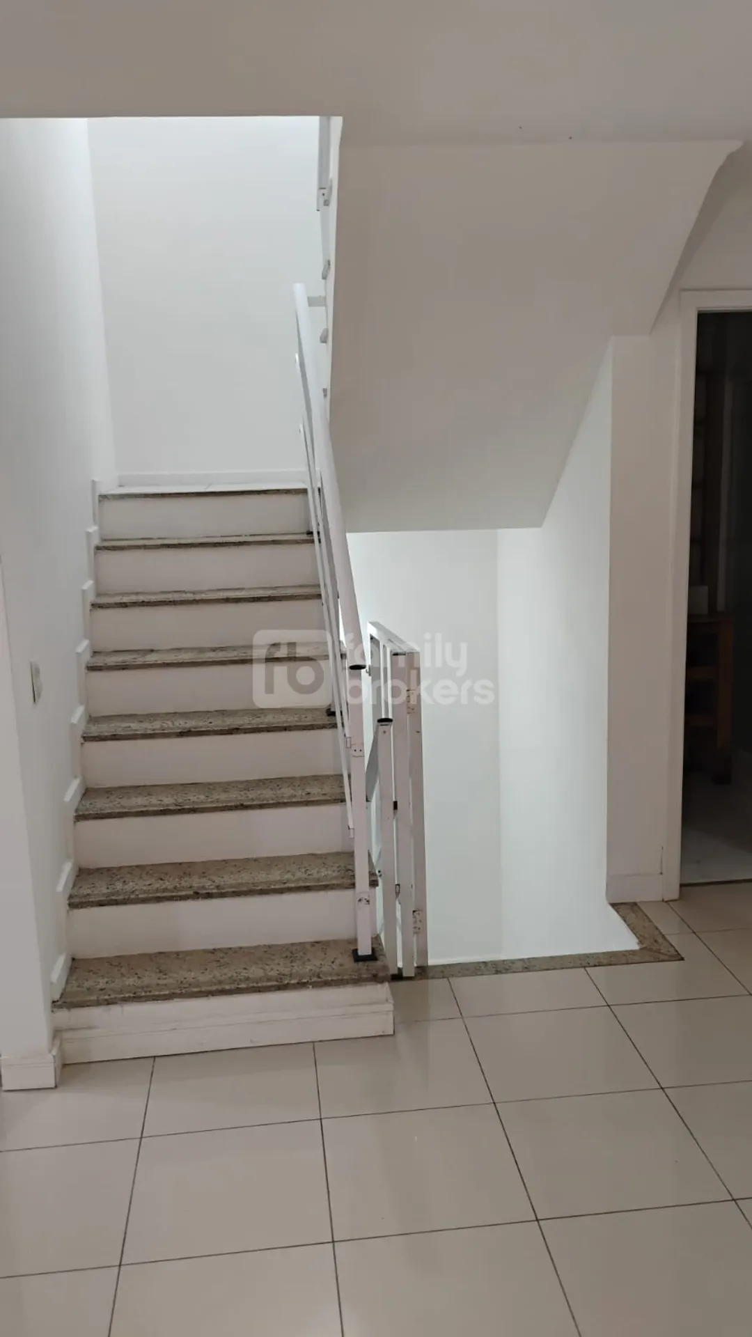 Casa, 300 m², com varanda gourmet — photo 9