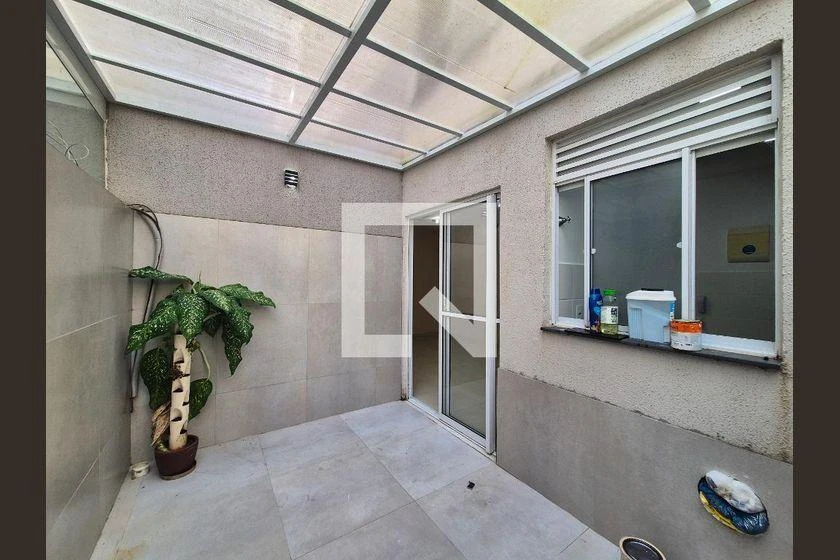 2-bedroom apartment in a building with a gym — photo 18