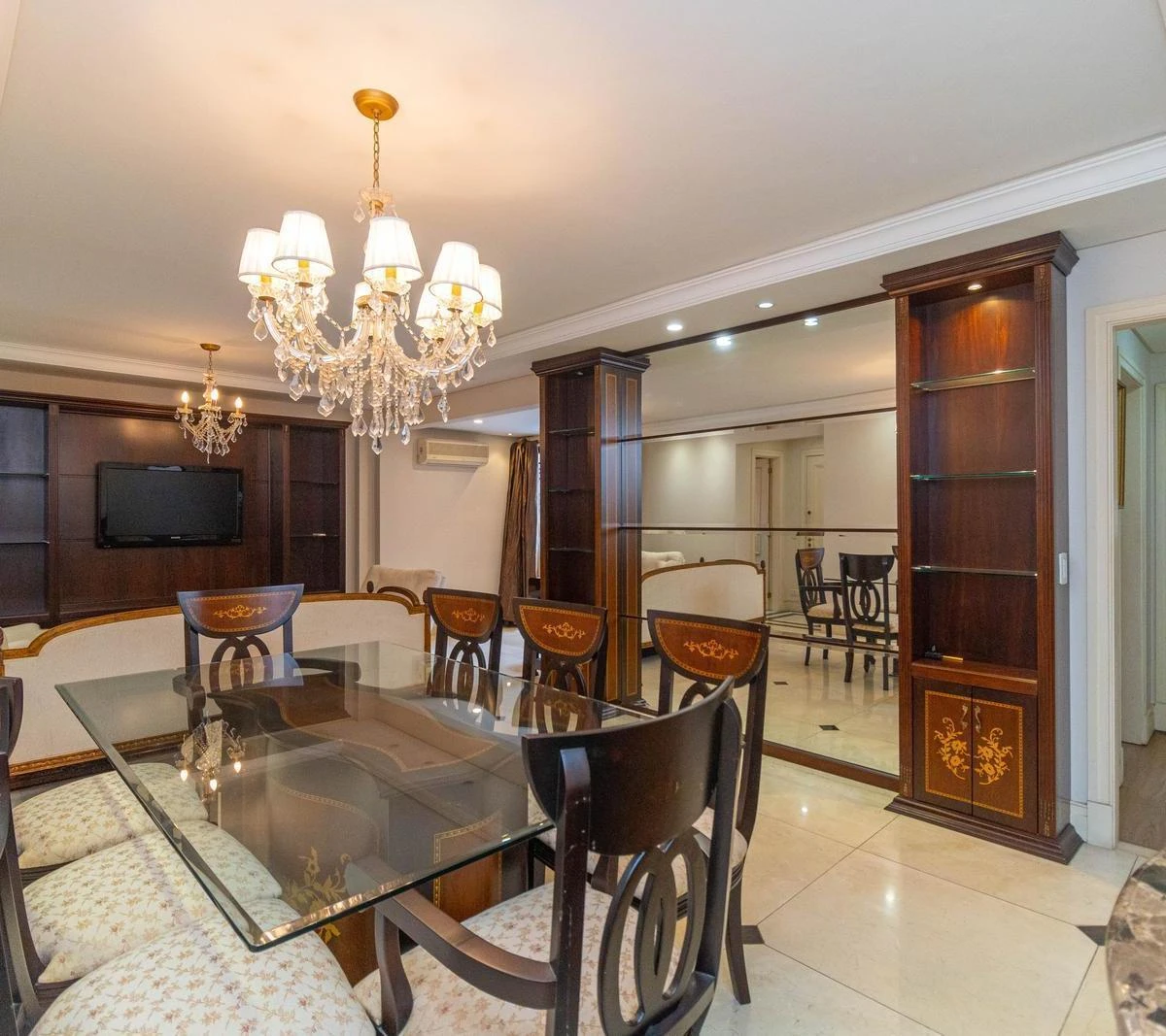 2-bedroom apartment with a bathtub in Curitiba — photo 27