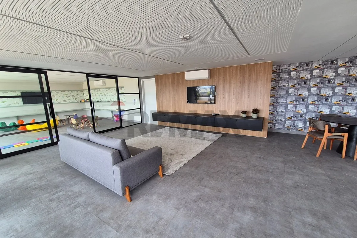 3-bedroom apartment in a building with a gym — photo 20