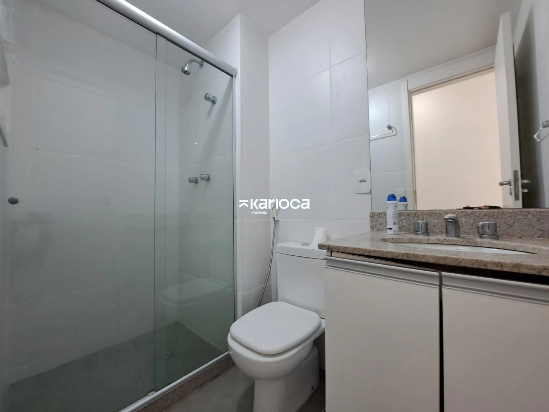 69 m² apartment with 2 bedrooms and 2 bathrooms — photo 8
