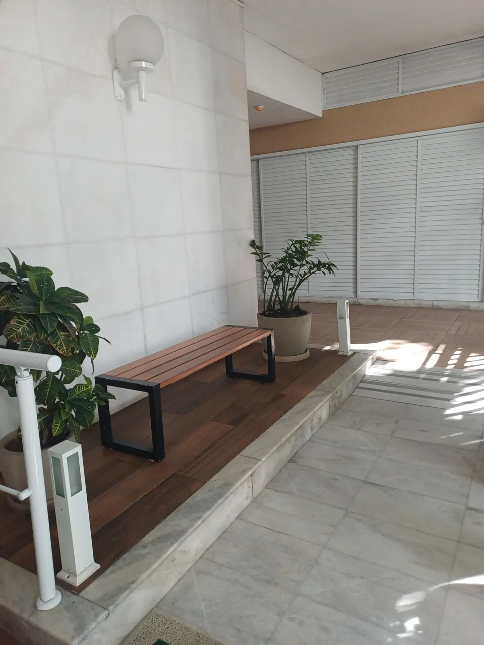 3-bedroom apartment with 3 bathrooms and separate kitchen — photo 11