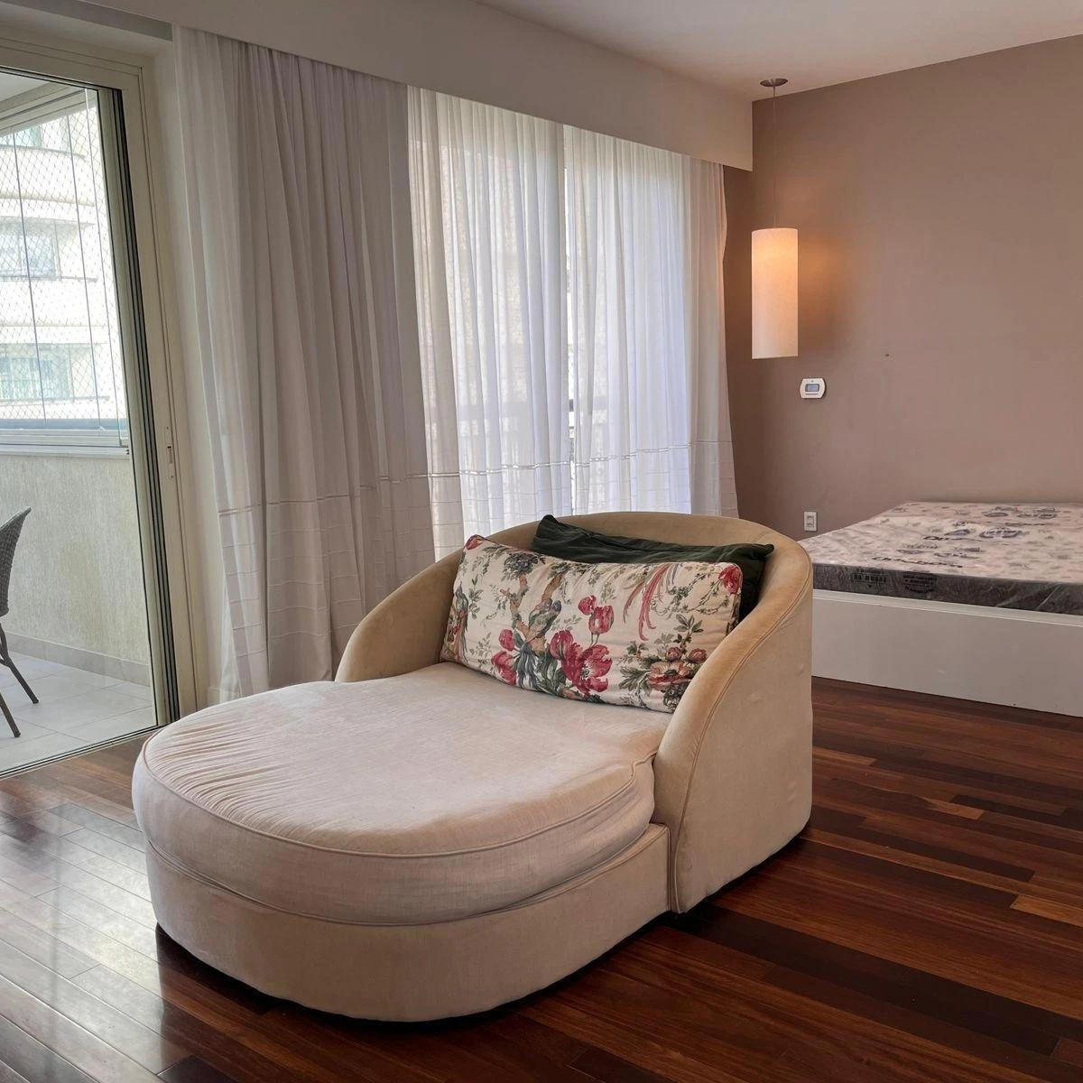 Furnished apartment with 4 bedrooms and 3 bathrooms — photo 23