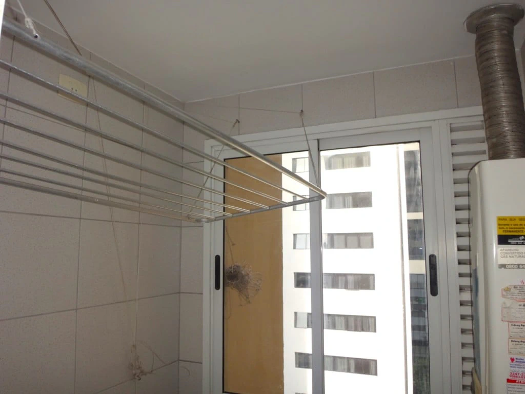 3-bedroom apartment with wood or laminate floors — photo 19
