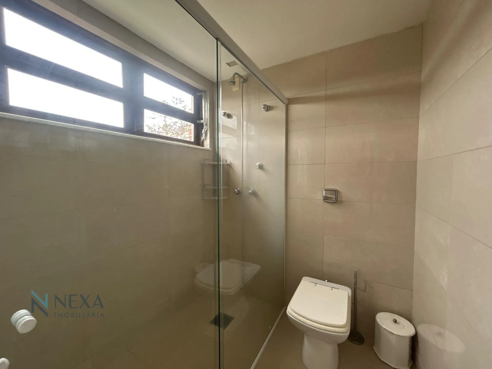 House with 5 bedrooms and 499 m², 2 en-suites — photo 49
