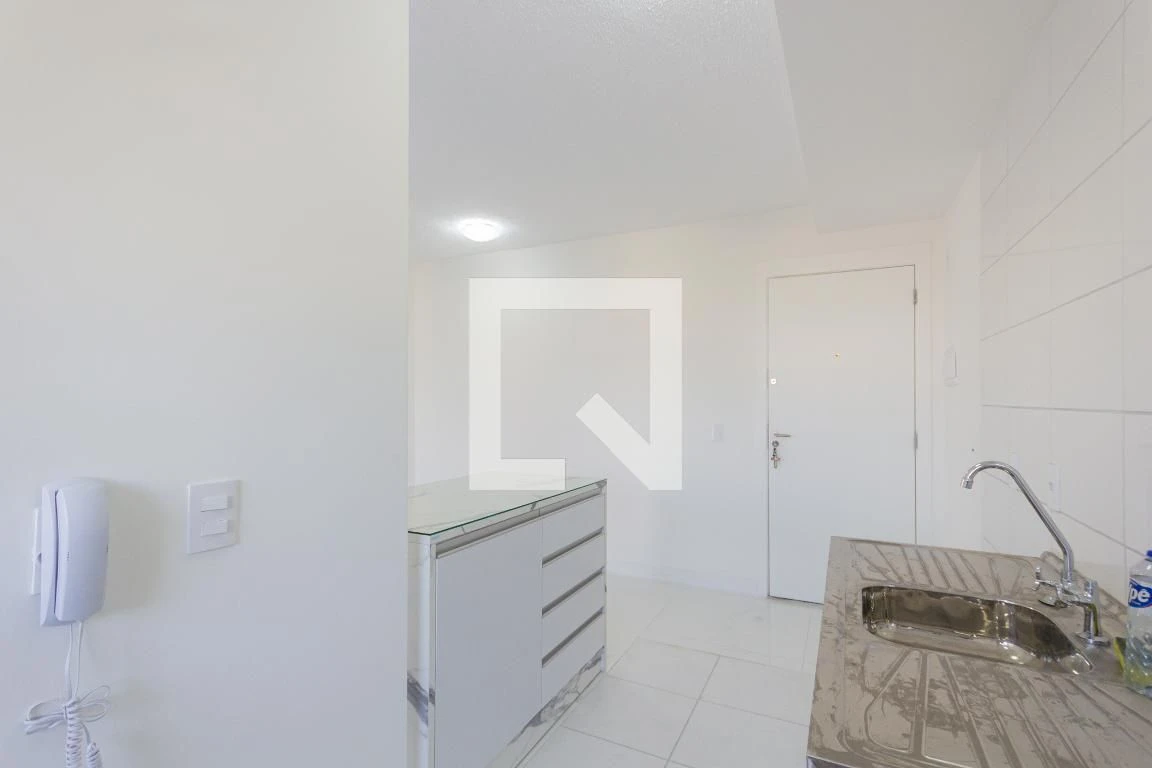 2-bedroom apartment with open-plan kitchen and living room — photo 37