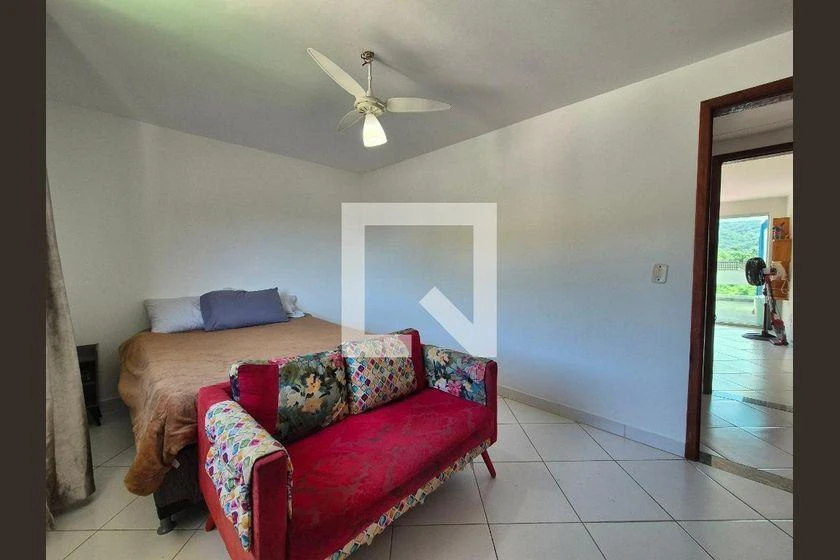Rentable house with 4 en-suite bedrooms and 320 m² — photo 47