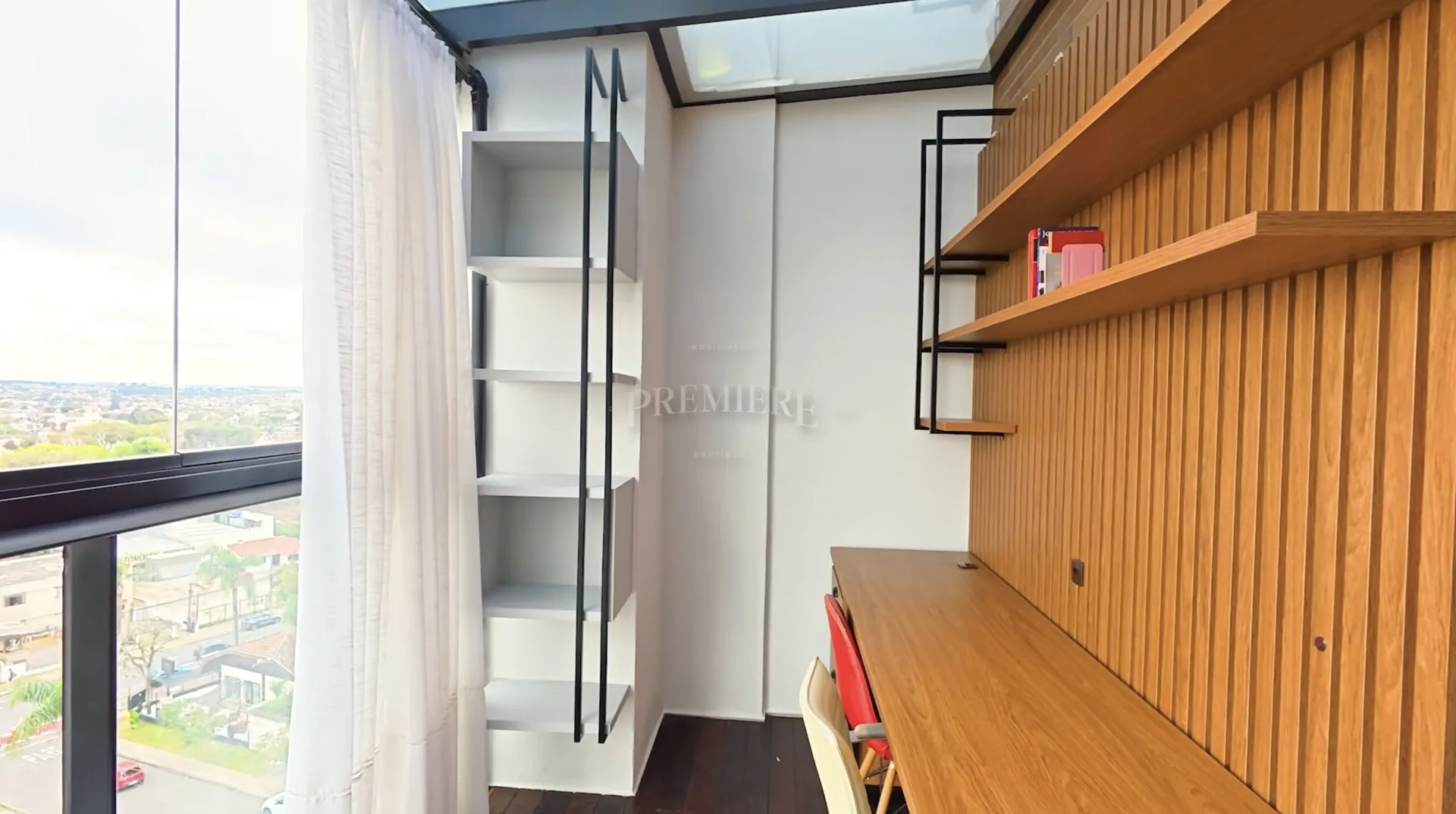 Furnished apartment, 150 m², with floor-to-ceiling windows — photo 12