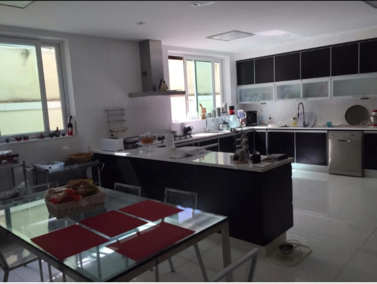 Будинок у кондомініумі з 5 спальнями та 1300 м² — photo 2