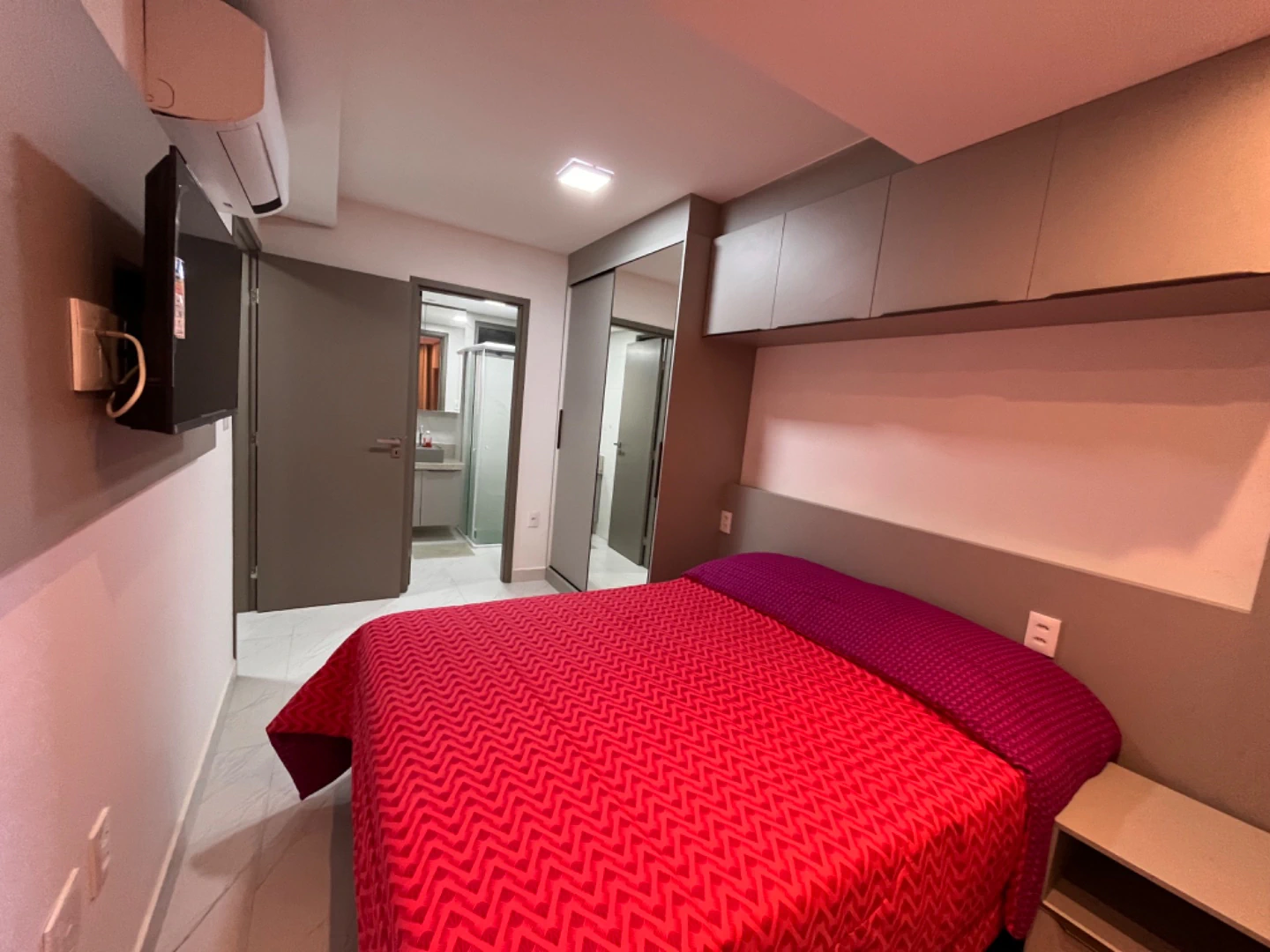 Пральна машина та 2 спальні: квартира 70 м² — photo 9
