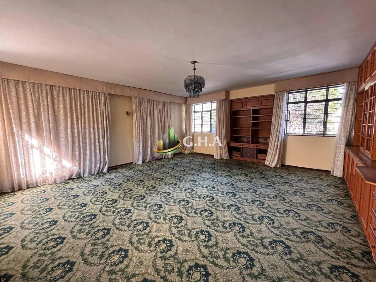 Sobrado com 6 dormitórios e guarda-roupas embutidos — photo 14