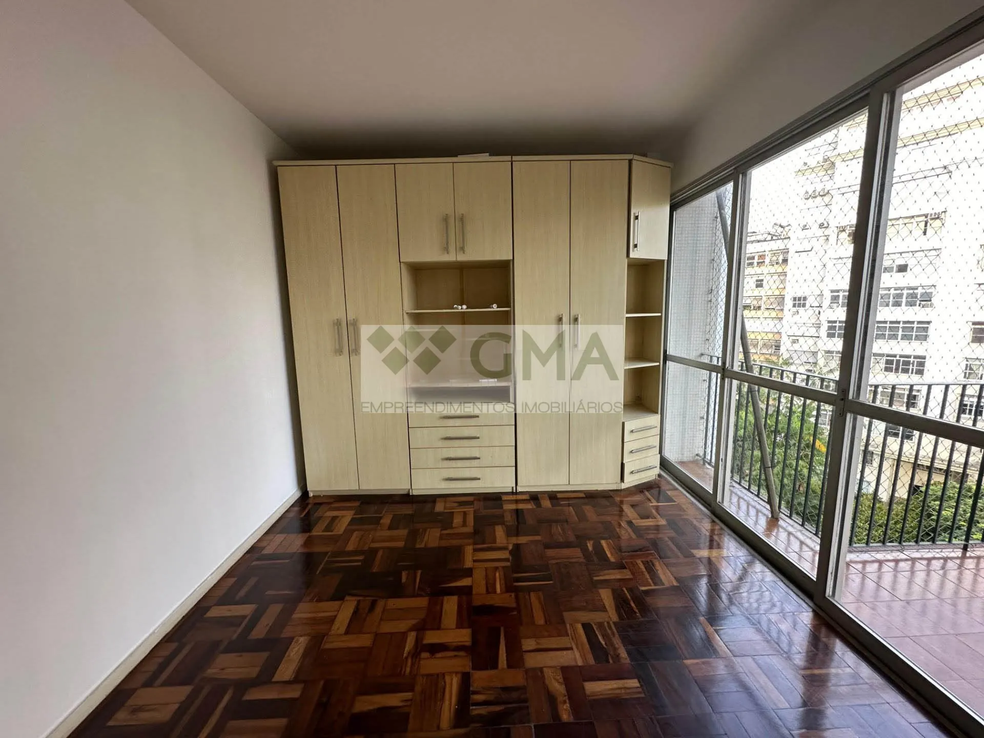 Apartment, 65 m², with wood or laminate floors — photo 4