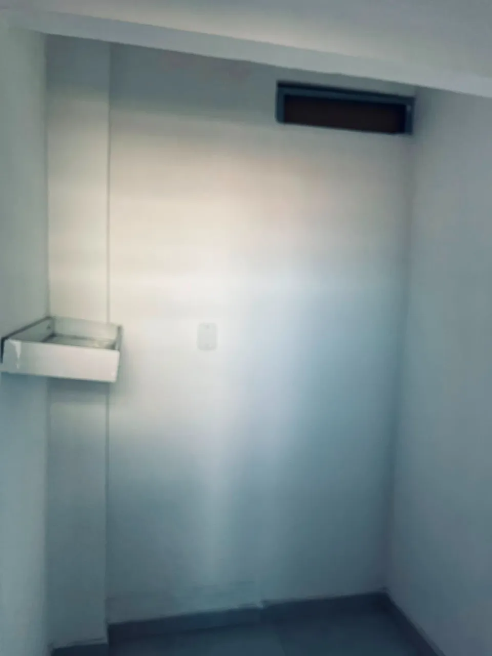 Unfurnished 2-bedroom apartment with a gas kitchen — photo 16