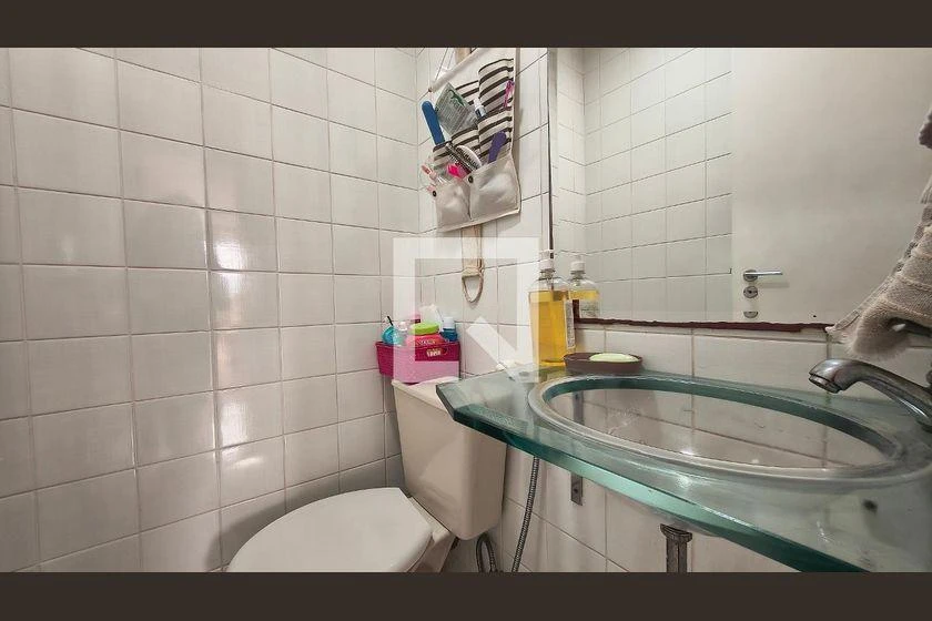 3-bedroom apartment in a building with a gym — photo 36