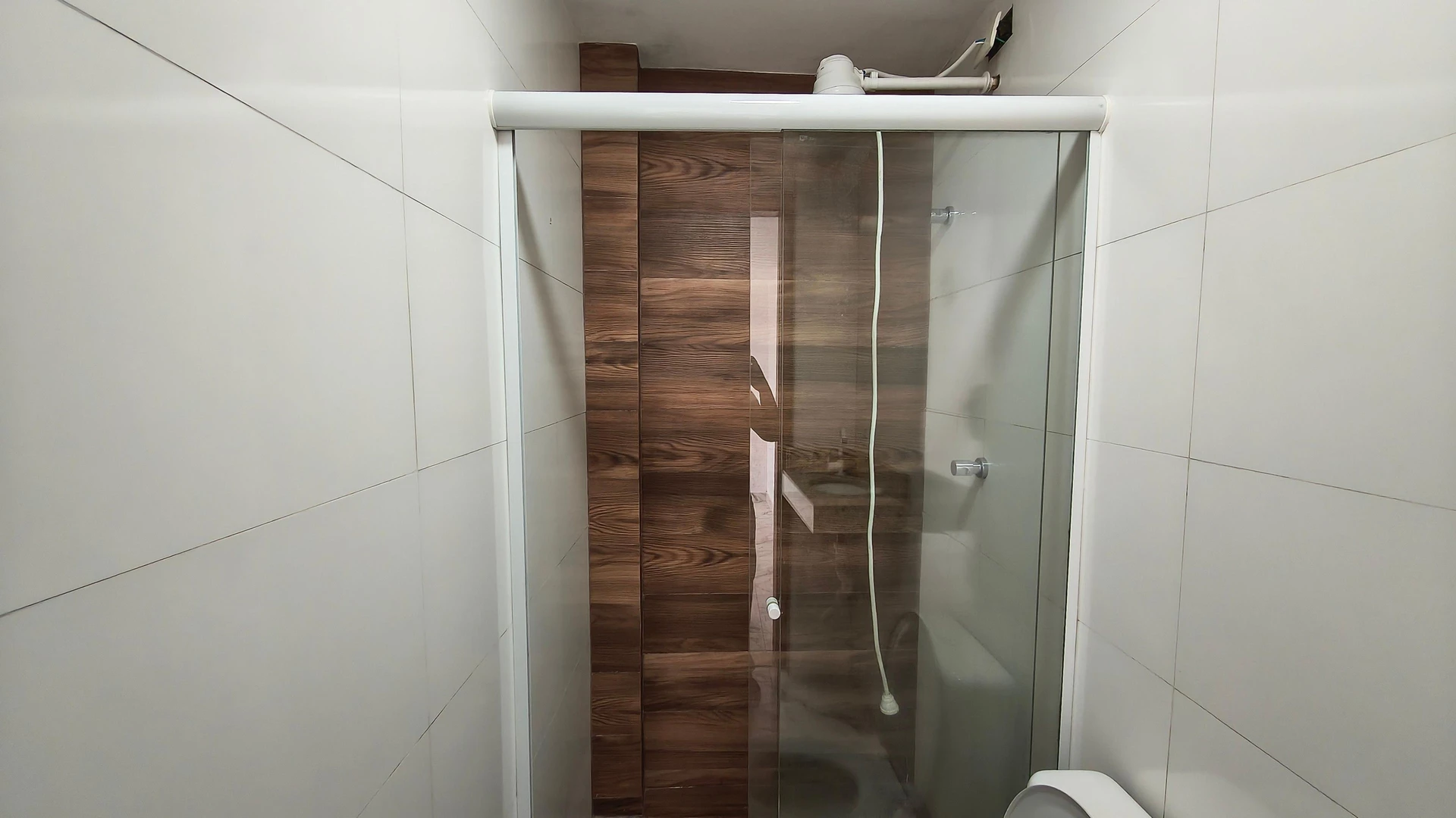 2-bedroom apartment with a glass-enclosed balcony — photo 8