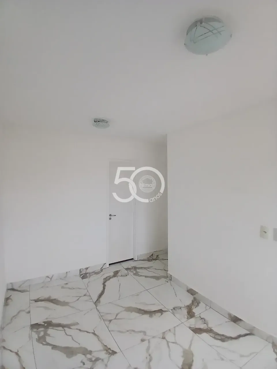 Apartamento de 2 dormitorios y 2 baños con balcón — photo 16
