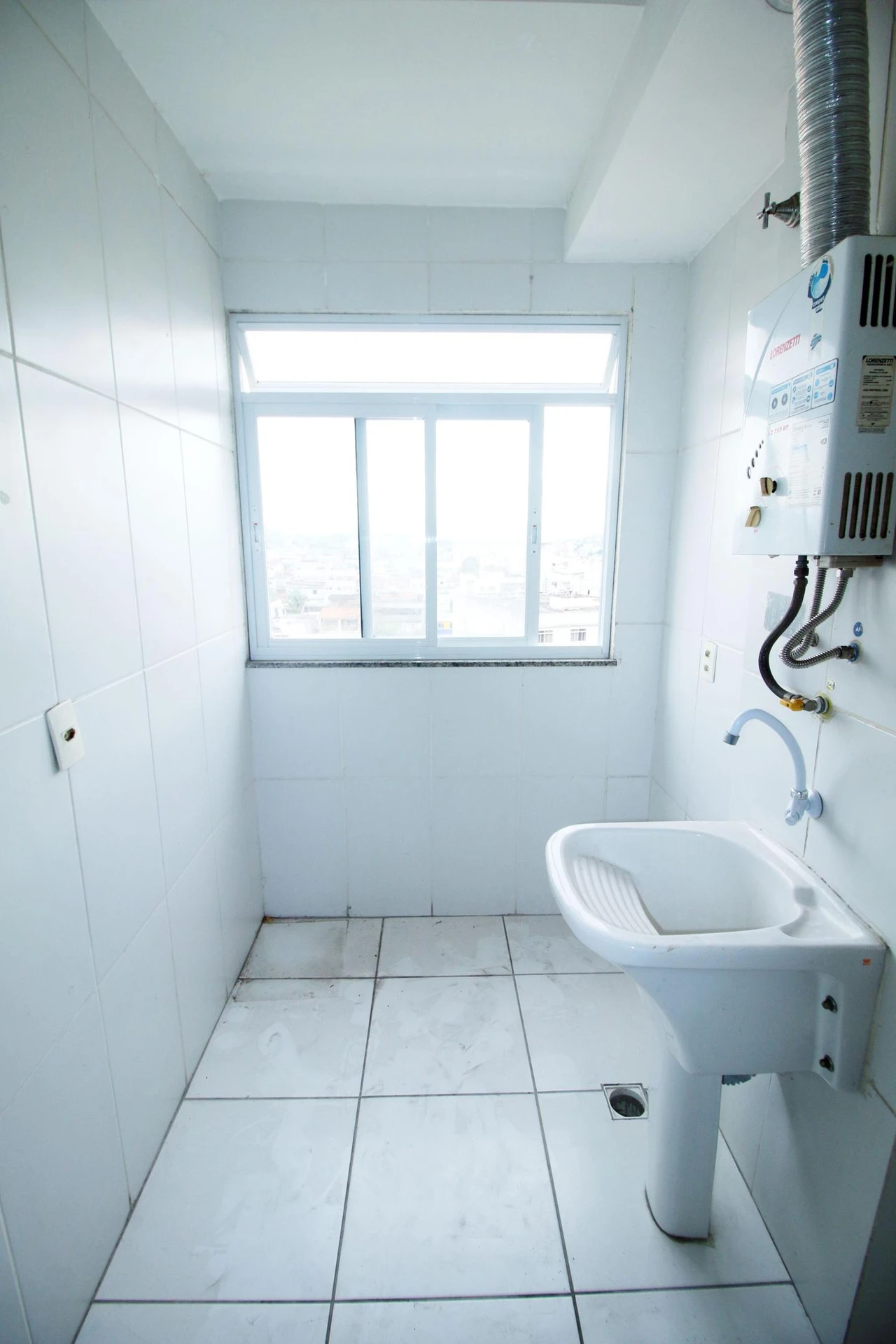 Rental apartment with 2 bedrooms and a balcony