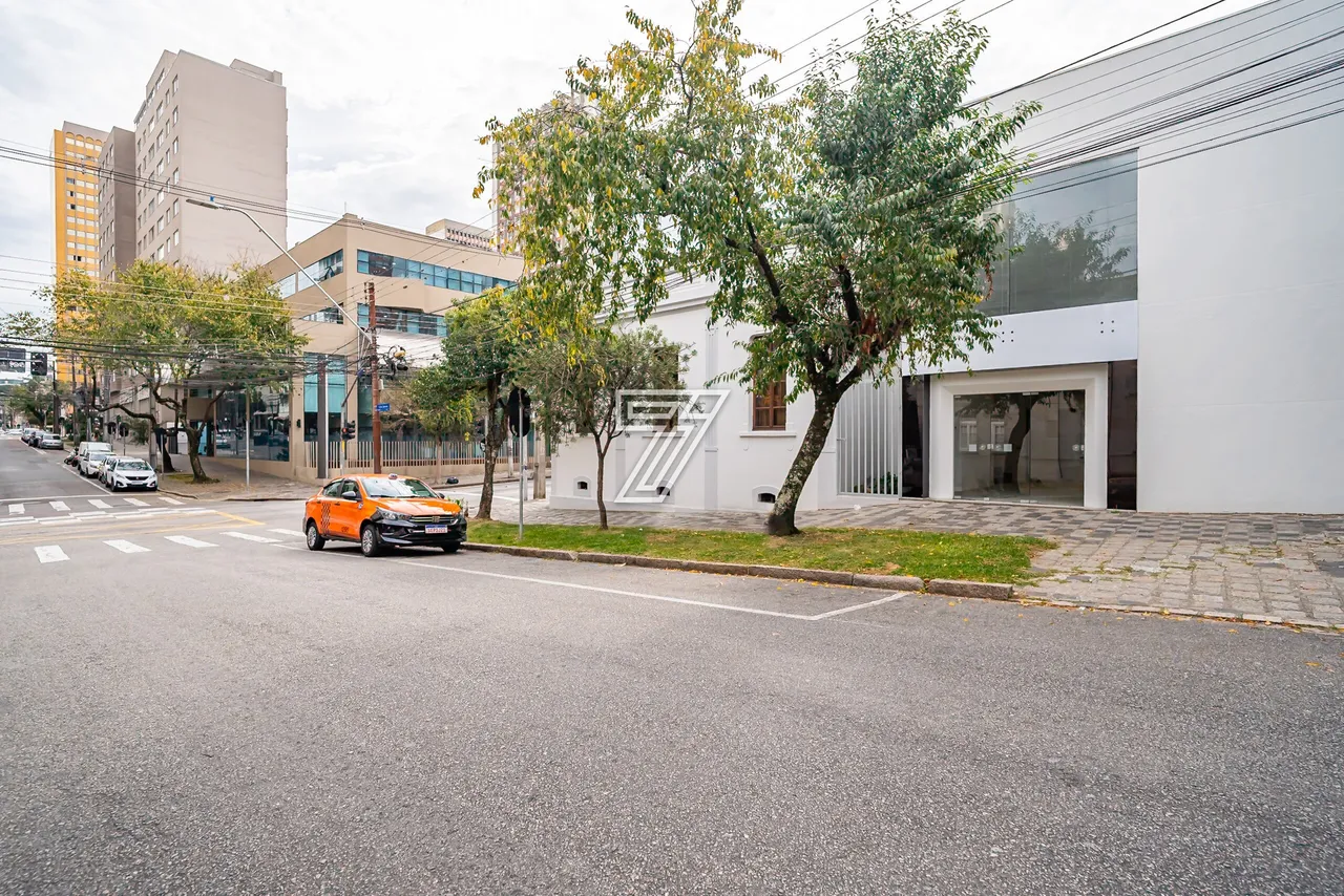 Unfurnished house with 5 bedrooms and 5 bathrooms — photo 15