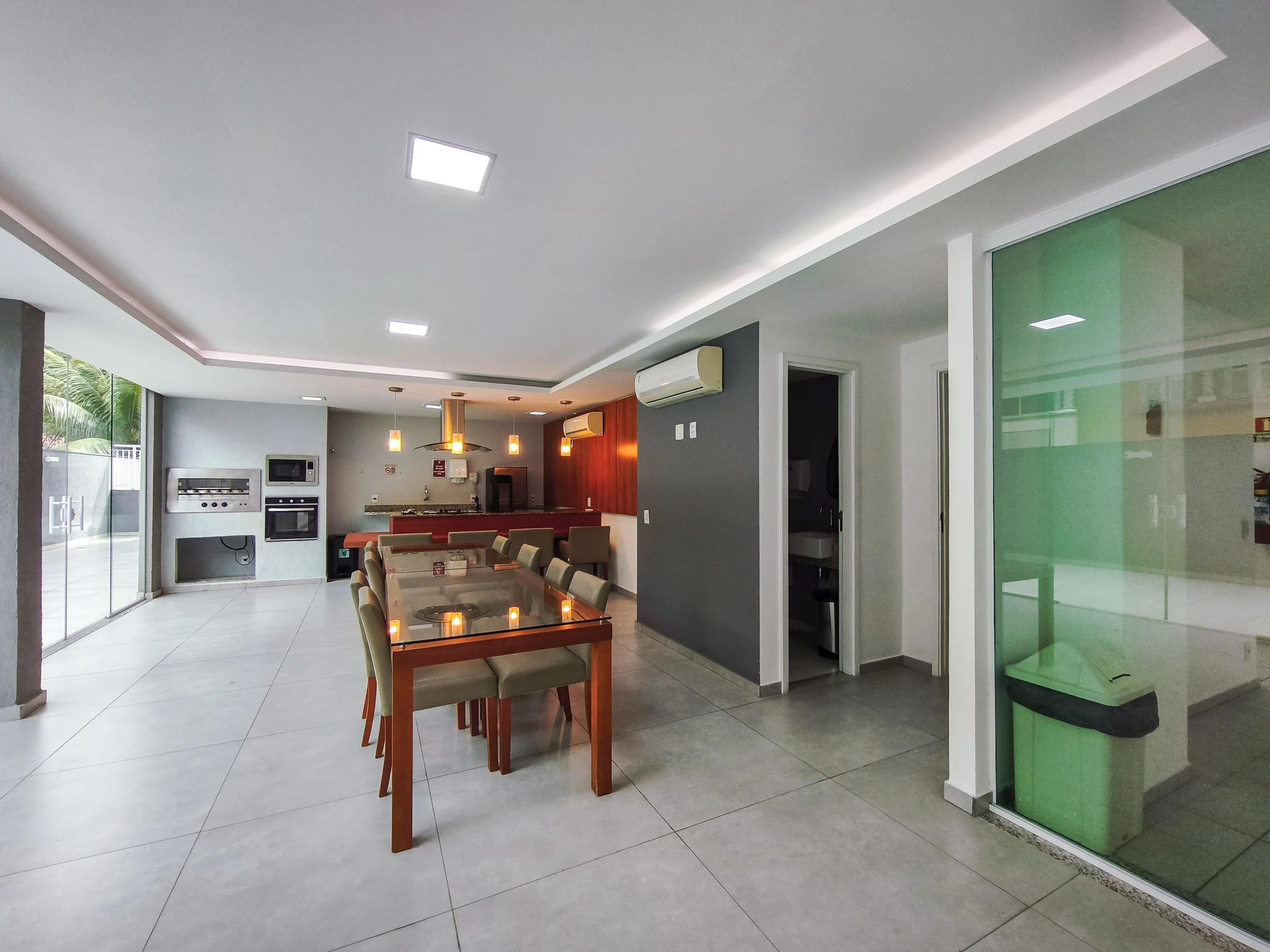 Furnished 2-bedroom apartment with private garden — photo 37