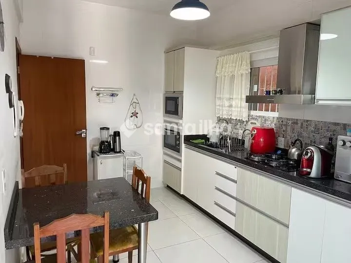 Furnished house with 4 bedrooms and a private balcony — photo 4