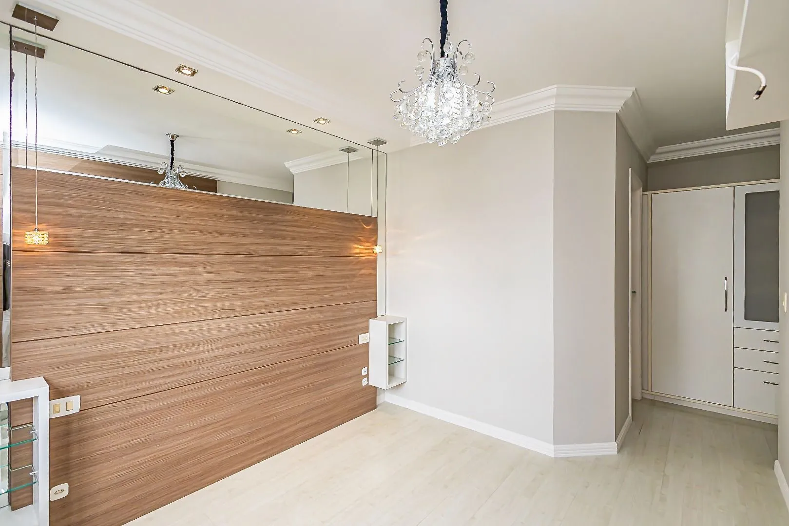 119 m² apartment with floor-to-ceiling windows and a bathtub — photo 61