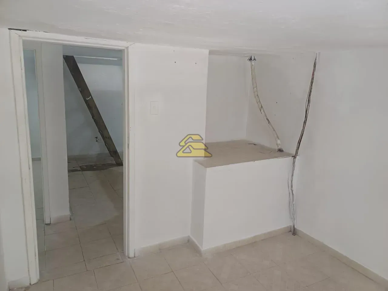 Duplex home with 5 bedrooms and 4 bathrooms — photo 33