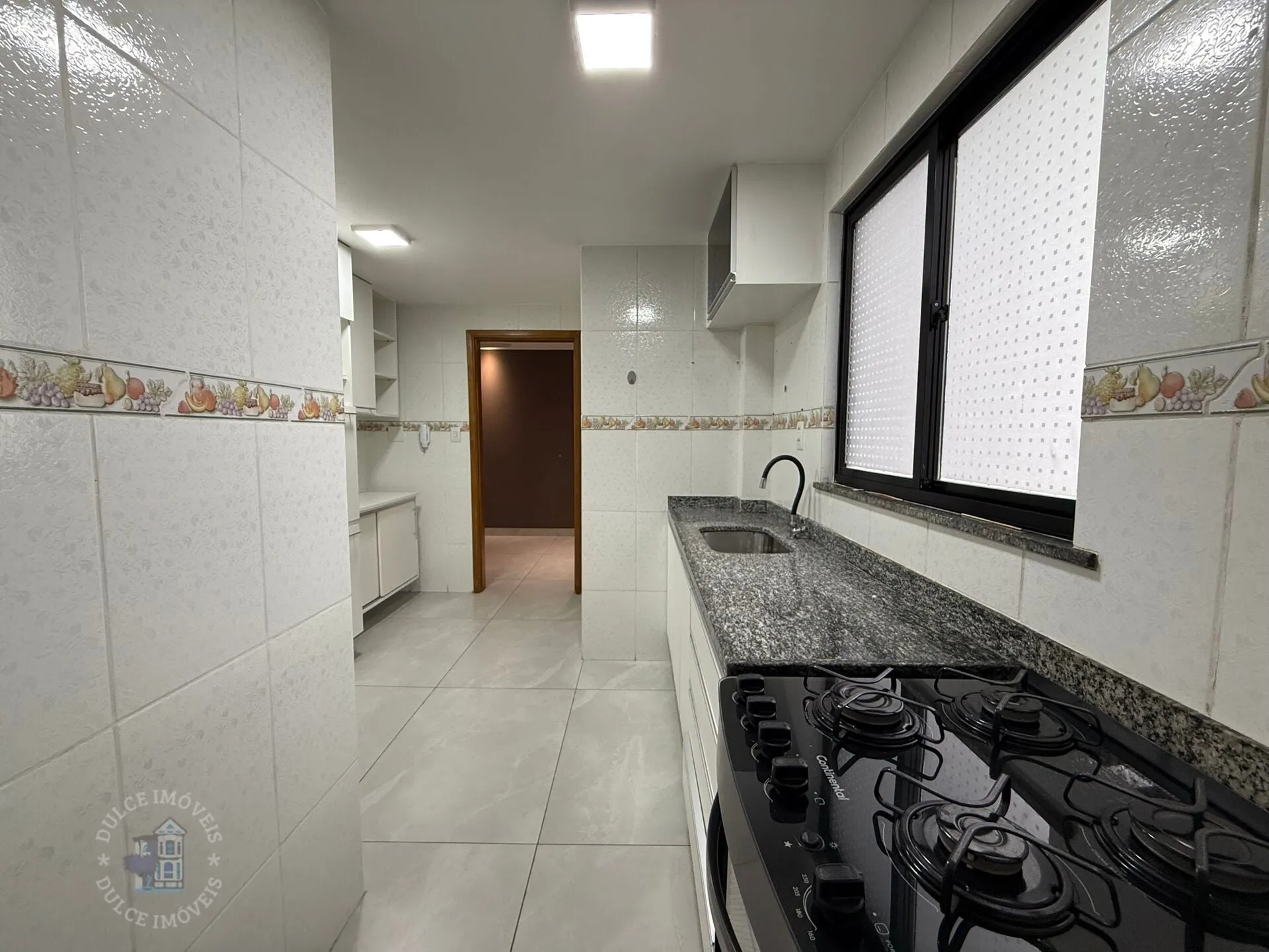 3-bedroom apartment with 1 en-suite and balcony — photo 23