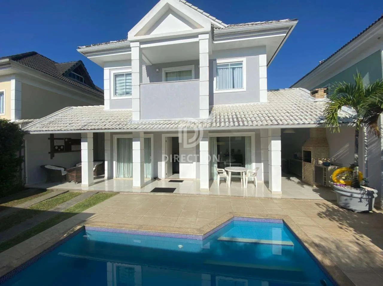4 quartos e banheira: casa de 300 m² — photo 14