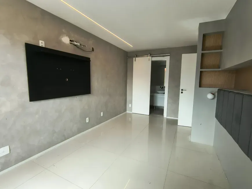 Furnished penthouse apartment with 2 bedrooms — photo 19