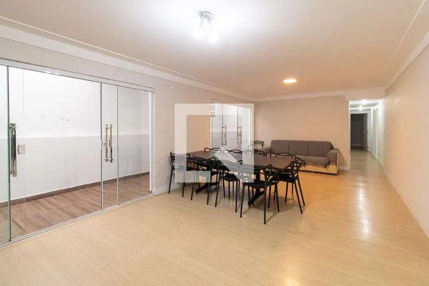 Будинок із 5 спальнями та 290 м² і приватним садом