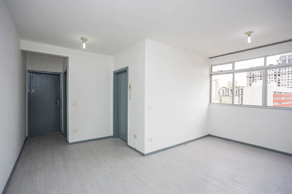1-bedroom apartment with a laundry area — photo 4