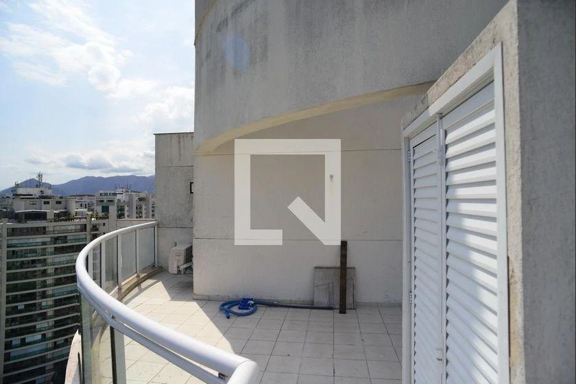 3-bedroom apartment with 225 m², 1 suite and balcony — photo 27