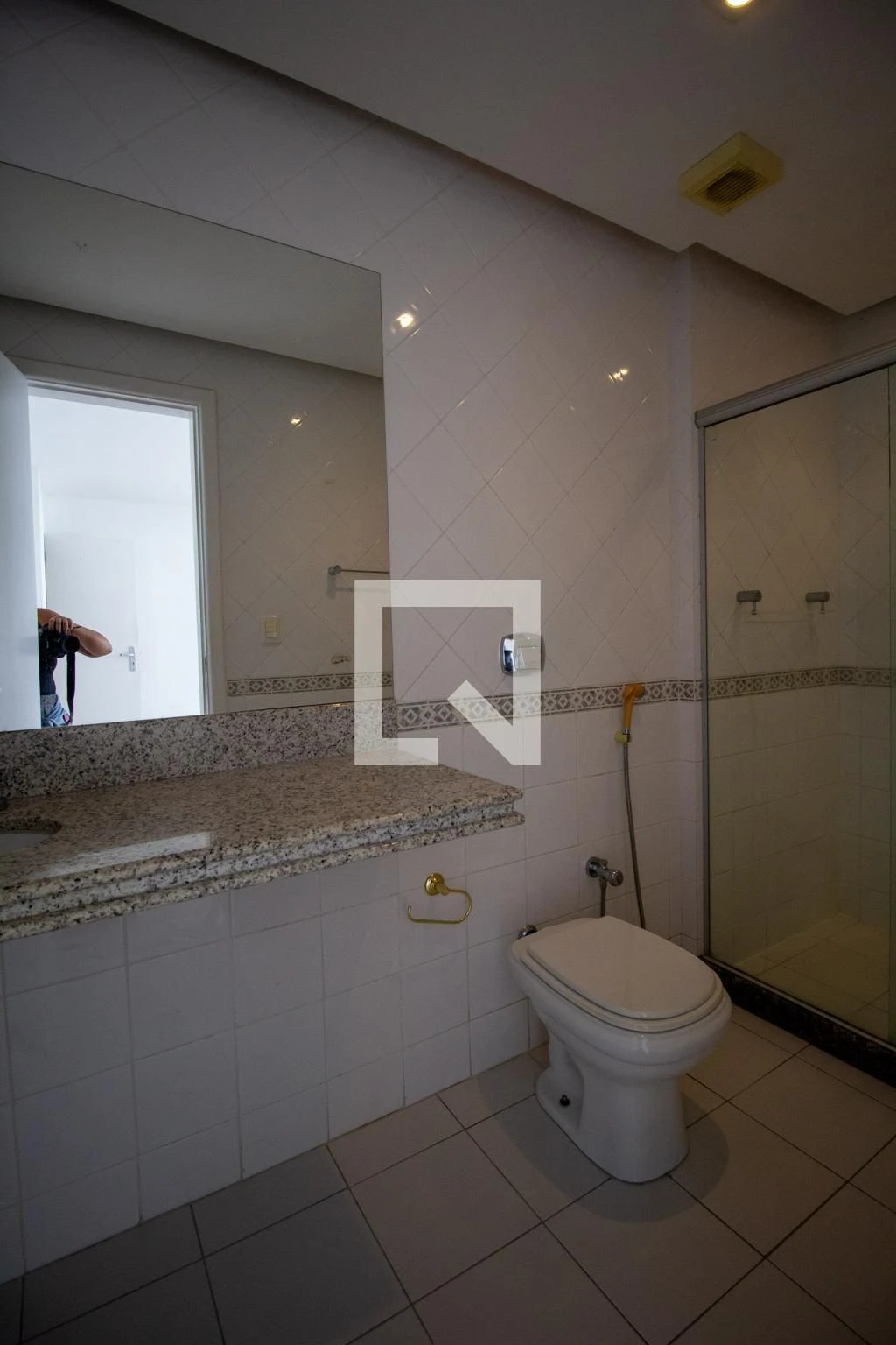 3-bedroom apartment with enclosed kitchen and private garden — photo 27